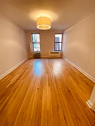 Rented by Metropolis Real Estate of Manhattan