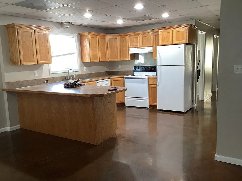 135 Eureka Dr