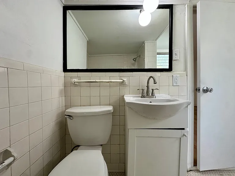 4507 Woodlawn — Photo 13