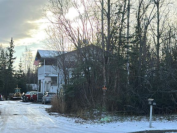 3rd image of 3650 Strawberry Rd