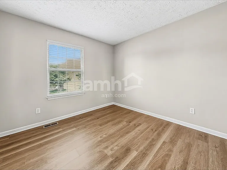 5686 Appaloosa Cir — Photo 12