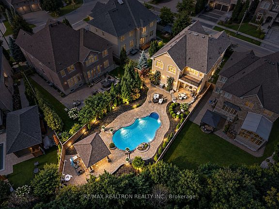 2nd image of 283 Lady Valentina Ave