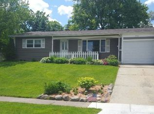 4505 Sussex Dr, McHenry, IL 60050