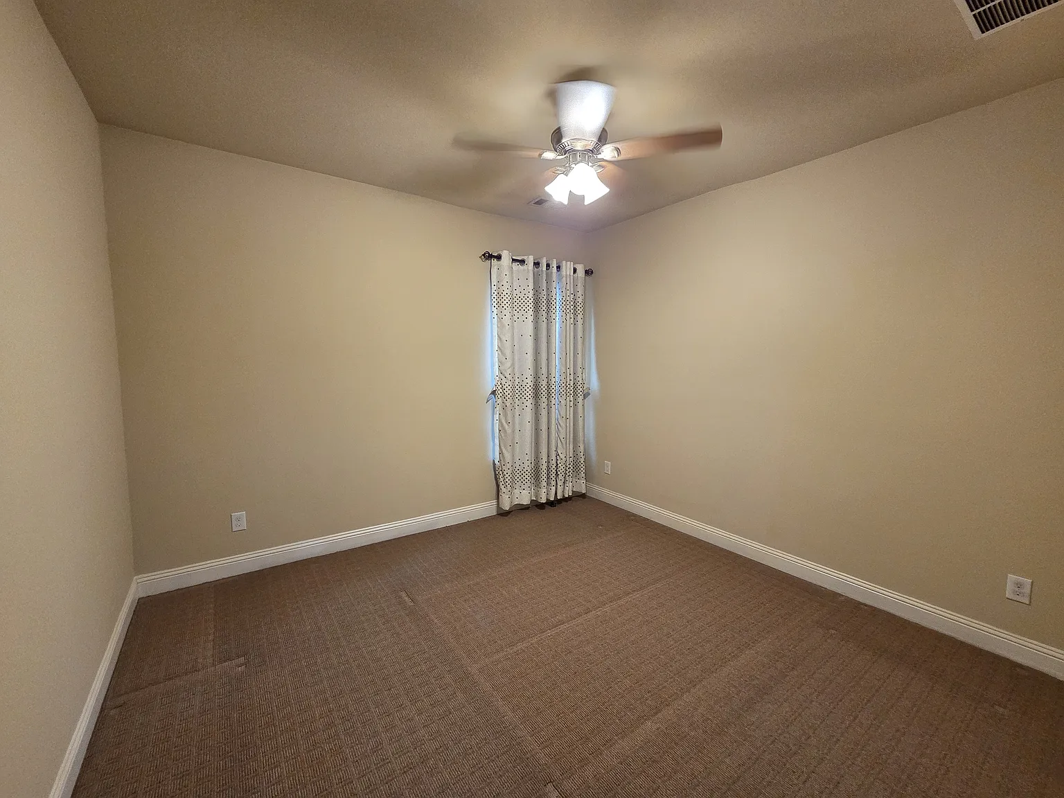4 bed, 3164 sqft, $3,600 — Photo 4