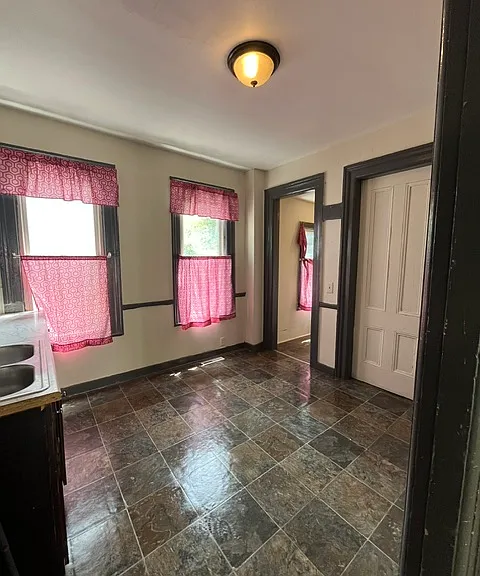 127-129 Avenue B127 — Photo 2