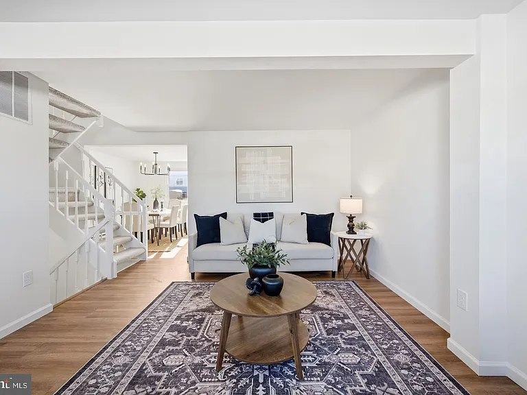 6909 Doublebrand Ct — Photo 3
