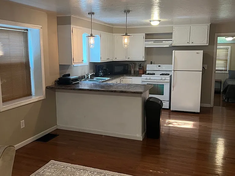 623 Coffeen St #A — Photo 3