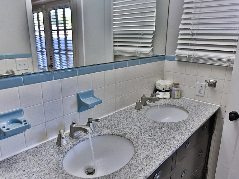 3925 W Bay View Ave — Photo 12