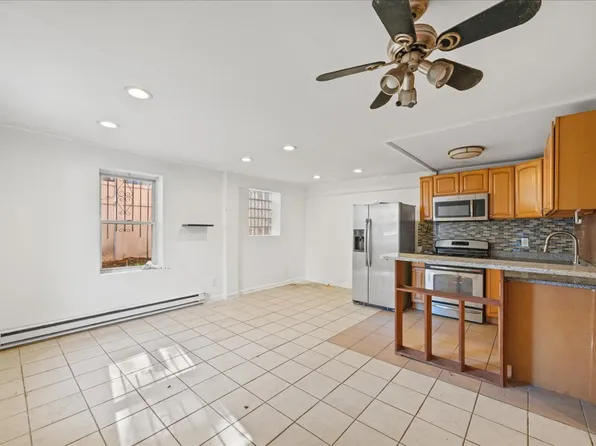 3607 Irwin Avenue image 17 of 25