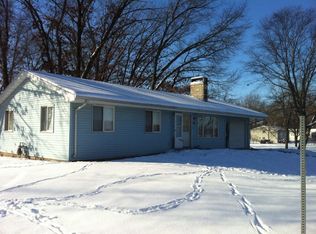 99 W Kroll Rd, East Dubuque, IL 61025