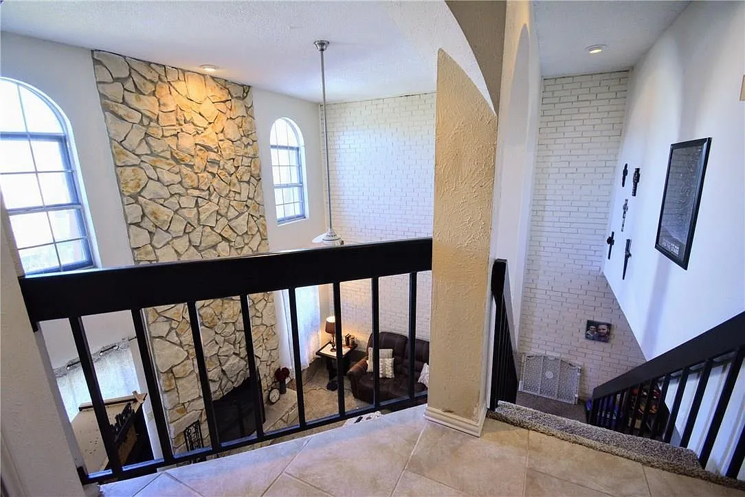 3 bed, 2.5 bath, 1831 sqft, $1,850 — Photo 4