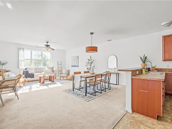 5317 Warminster Dr Unit 203, Virginia Beach, VA 23455