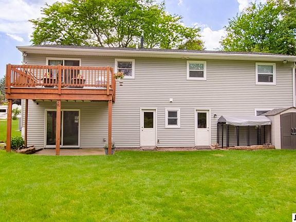 3rd image of 3479 Jamaica Dr