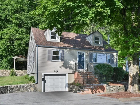 24 Greenwood Rd, Peabody, MA 01960