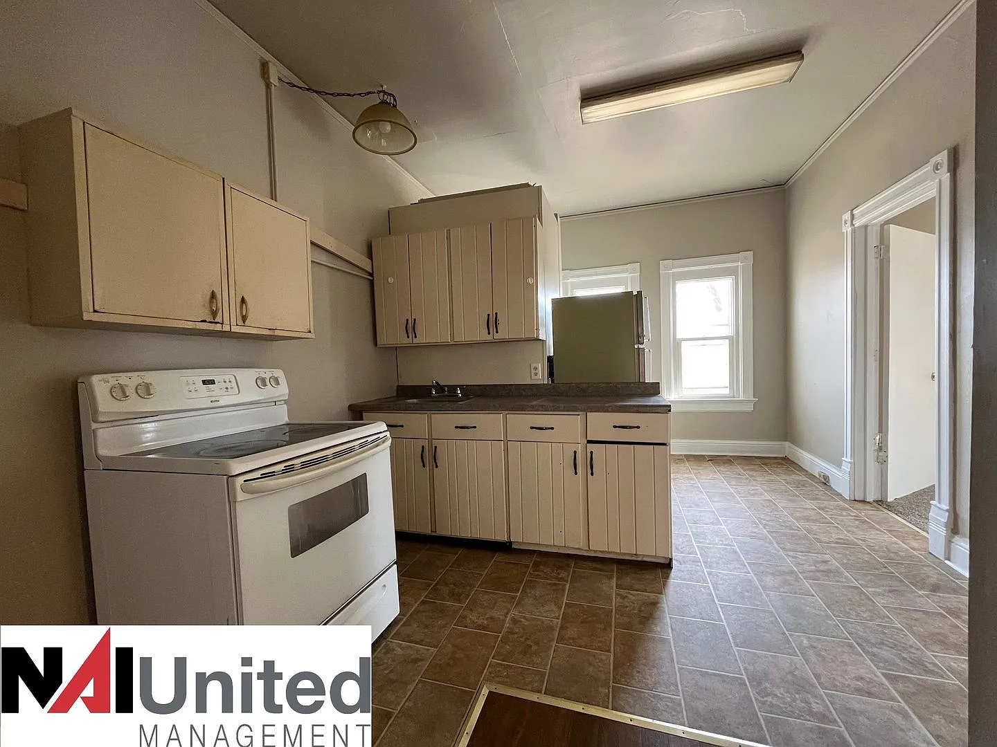 Ethali Properties - 1524 Grandview — Photo 4