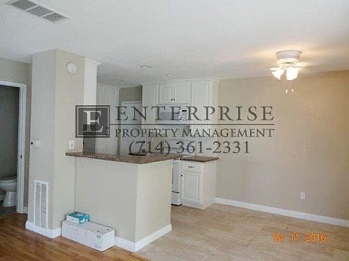 4th image of 411 N Park Vista St Unit D