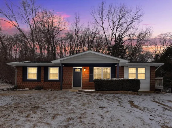 5617 Dillon Rd, High Ridge, MO 63049