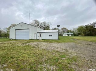 1327 1/2 Burger Bluff Rd, New Boston, IL 61272