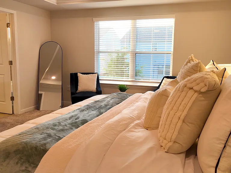 828 Royal Red Ct — Photo 35