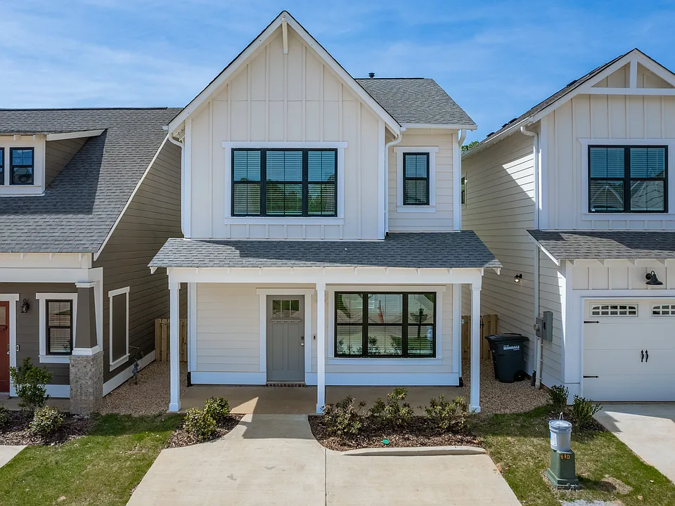Evergreen- 2 Bedrooms/2.5 Baths with Fenced Backyard!