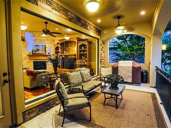 Wonderful Covered Patio with an Outdoor Grill. Enjoy the beautiful Texas Sunsets from your Own Backy