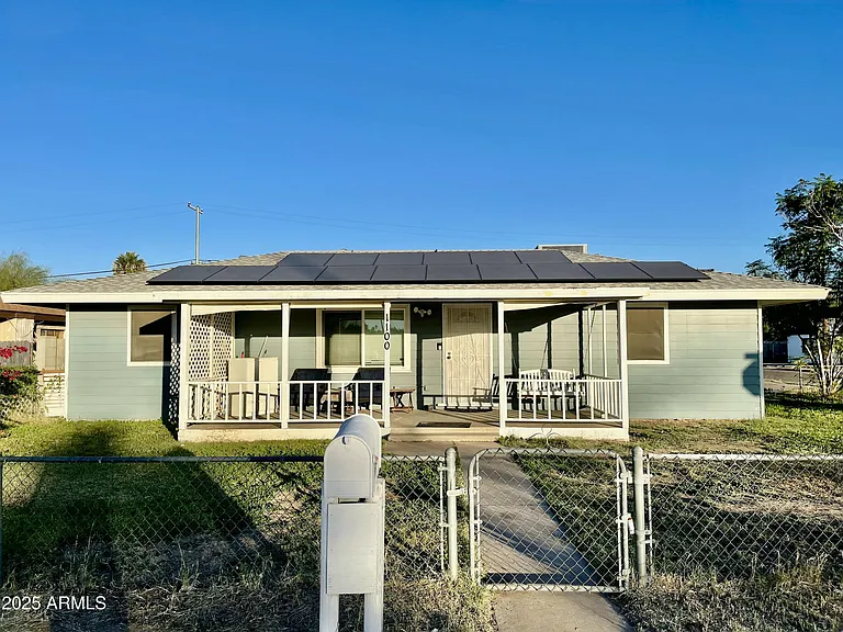 1100 N Brown Ave — Photo 21