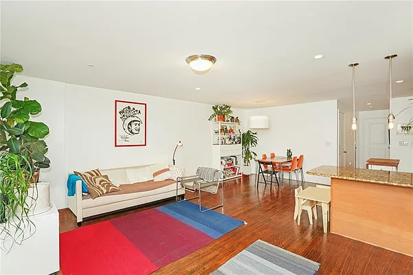 Sold by REMAX Elite | media 2