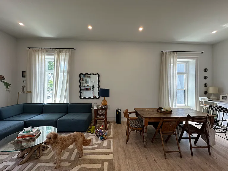 231 W Johnson Street — Photo 32
