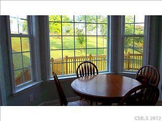 4th image of 136 Wheatfield Dr