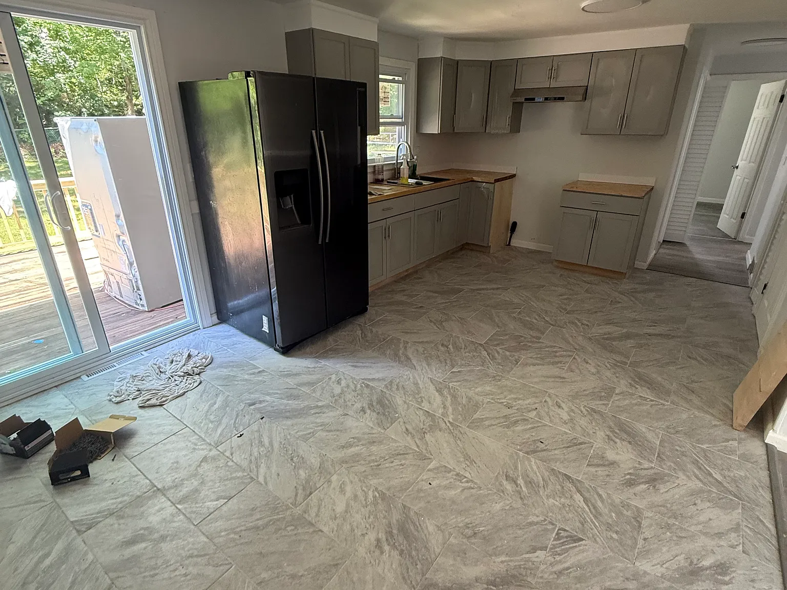 3 bed, 1050 sqft, $2,500 — Photo 3