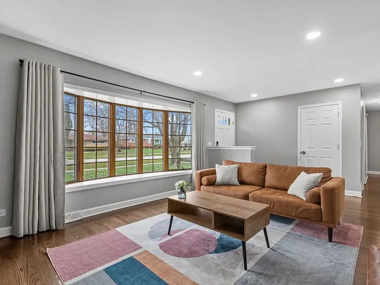 Springhill Dr — Photo 10