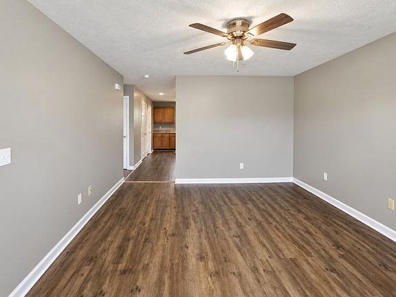 3rd image of 208 Ruf Dr