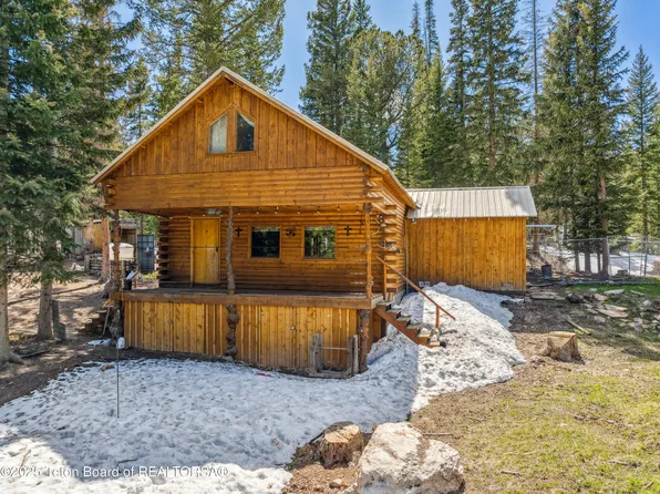 2 Porcupine Cir, Dubois, WY 82513