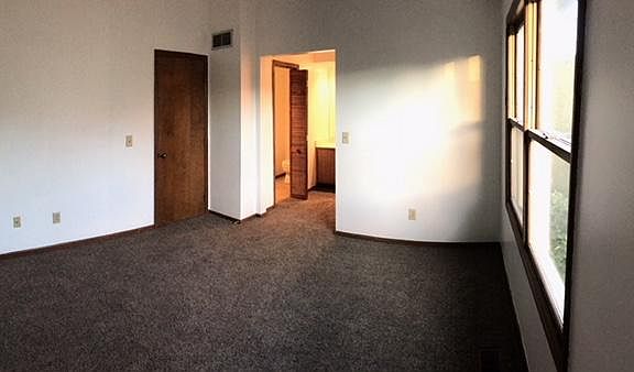 5th image of 5276 Meadowknoll Ln