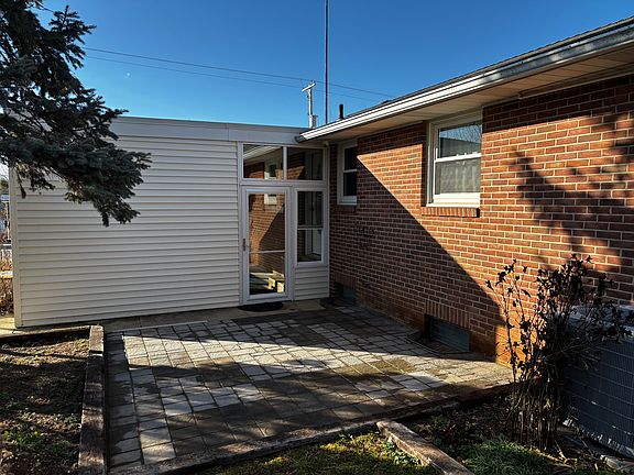 4th image of 410 Maple Ave