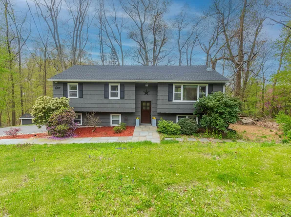 1 Hopewell Drive, New Fairfield, CT 06812