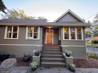 12011 38th Ave NE, Seattle, WA 98125