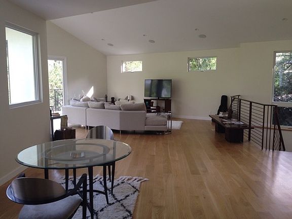 3rd image of 3981 Weslin Ave