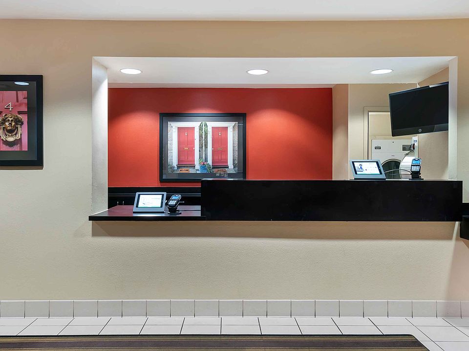 Lobby and Guest Check-in