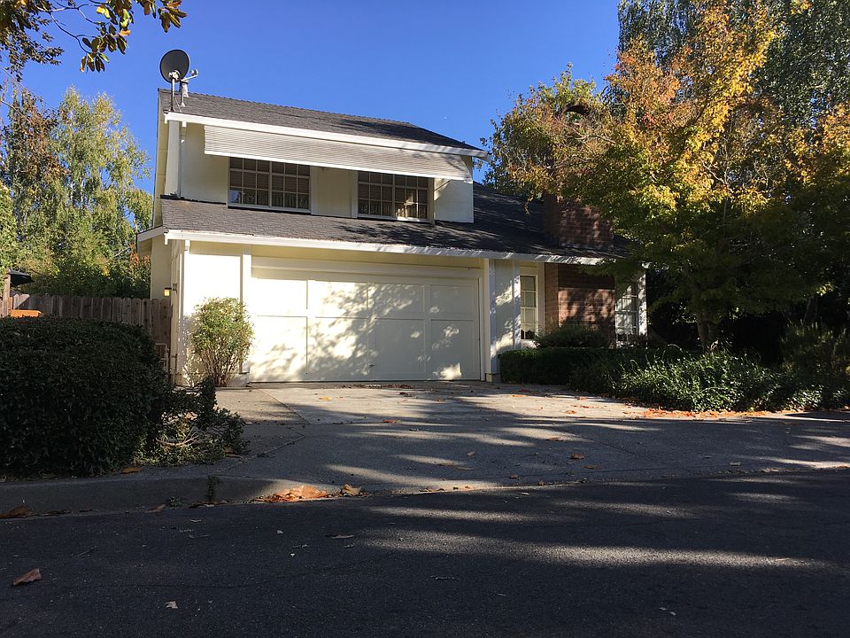 1st image of 2306 Lakepark Dr