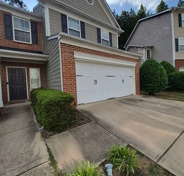 673 Providence Pl SW — Photo 1