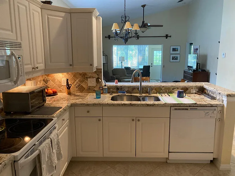 7916 SE Sugar Pines Way — Photo 6