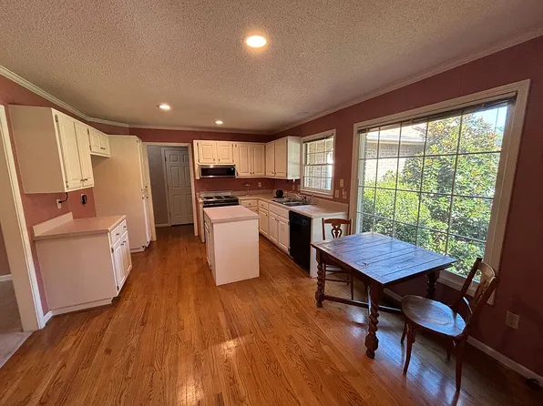 107 Prestwick Ct, Easley, SC 29642