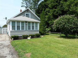383 Crossfield Rd, Rochester, NY 14609