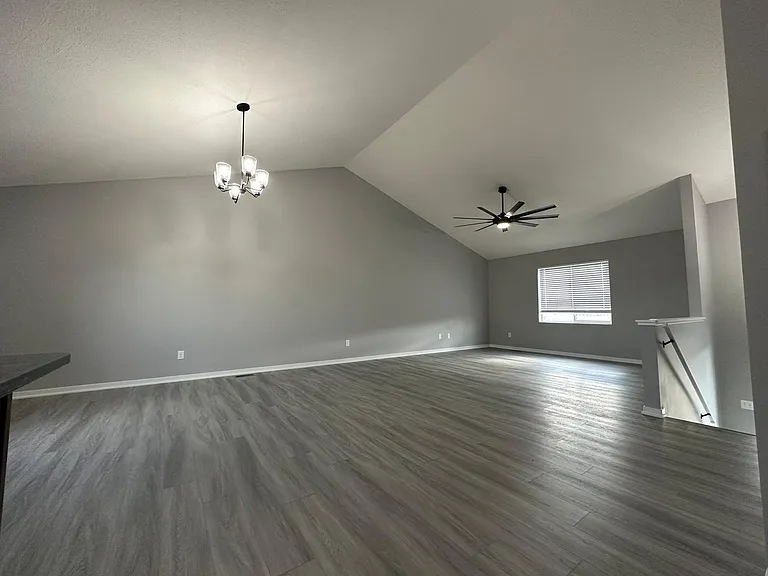 8220 Yankee Woods Dr — Photo 3