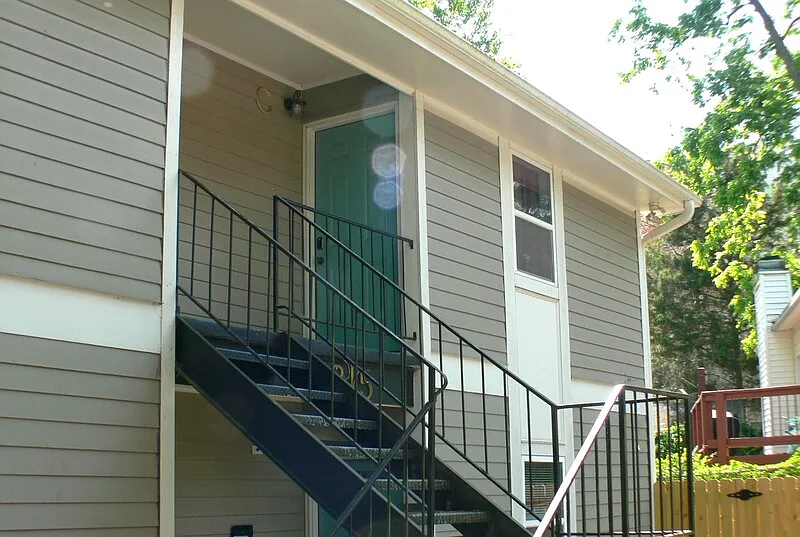 1 bed, 1.0 bath, $1,225 — Photo 2