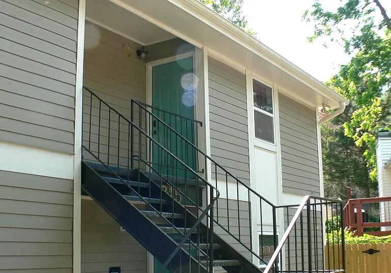 815 Clay St #C — Photo 2