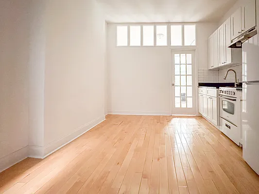 Rented by Oxford Property Group | media 13