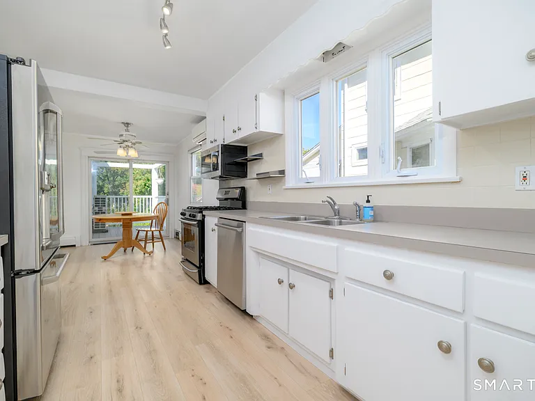 231 Flax Hill Rd #1 — Photo 4