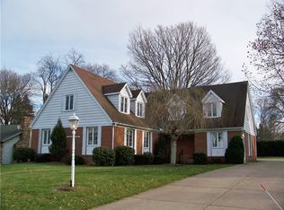 6025 Overlook Dr, Erie, PA 16505